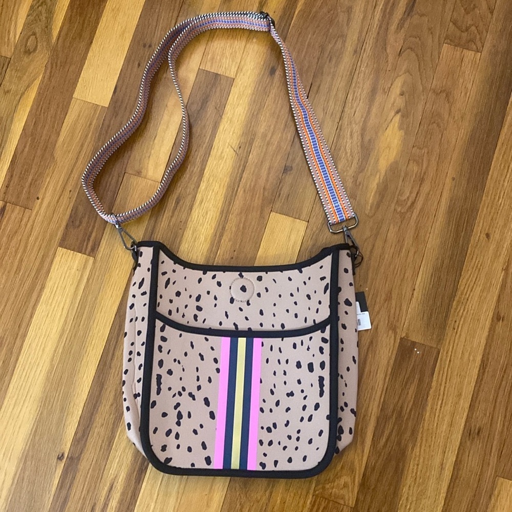 NWT BC Handbags Women’s Cheetah Print Crossbody Bag OS
